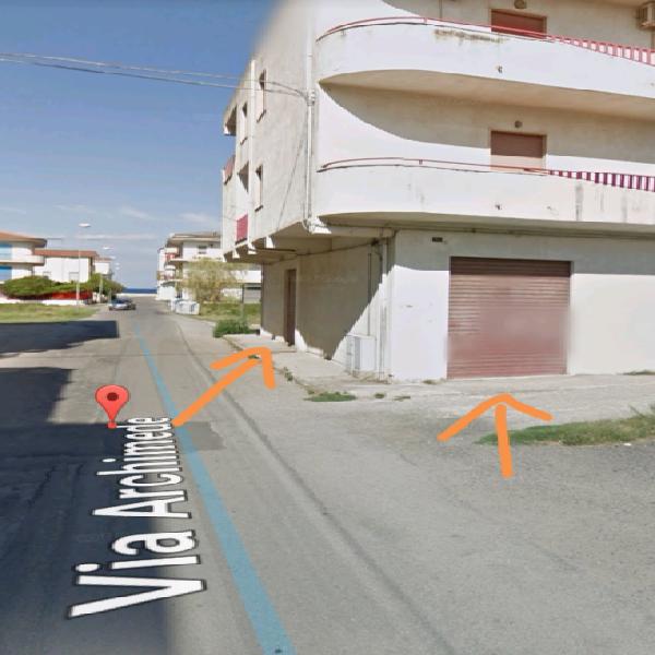 Magazzino fronte strada a schiavonea, affare Magazzino fronte strada a schiavonea, affare