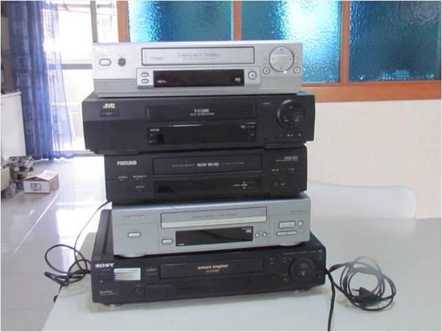 Vendo in blocco o singolarmente 5 videoregistratro usato Vendo in blocco o singolarmente 5 videoregistratro usato