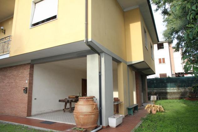 Porzione di casa in vendita a I FABBRI - Pontedera 240 mq