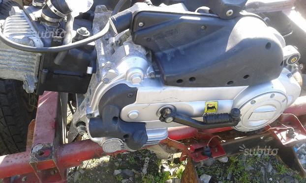 BLOCCO MOTORE COMPLETO APRILIA SCARABEO 100 4T 2003 2013