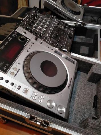 Coppia cdj850 pioneer + mixer pioneer djm700 + 3 flight case Coppia cdj850 pioneer + mixer pioneer djm700 + 3 flight case