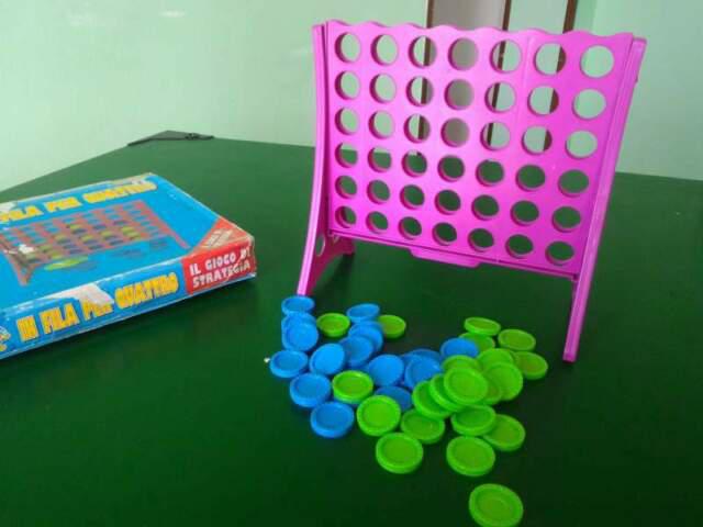 Gioco da tavolo: in fila per quattro Gioco da tavolo: in fila per quattro
