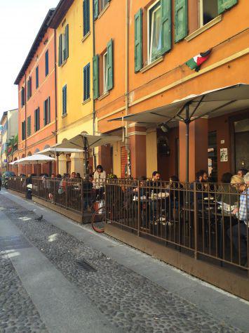 C. storico via del pratello disp. per sole studentesse due C. storico via del pratello disp. per sole studentesse due