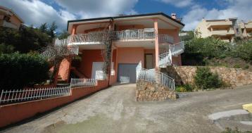 Villa bifamiliare con… Villa bifamiliare con…