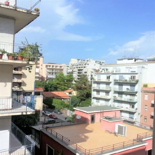 Tripla esposizione 120mq via ingegnere etnea alta Tripla esposizione 120mq via ingegnere etnea alta
