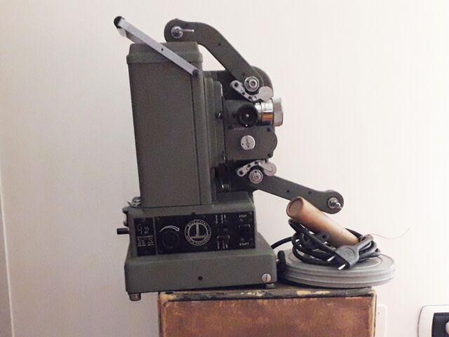 Proiettore Bolex Paillard 16mm