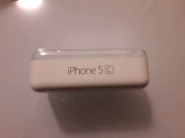 Scatola iphone 5 c 32 gb originale (vuota) valuto offerte Scatola iphone 5 c 32 gb originale (vuota) valuto offerte