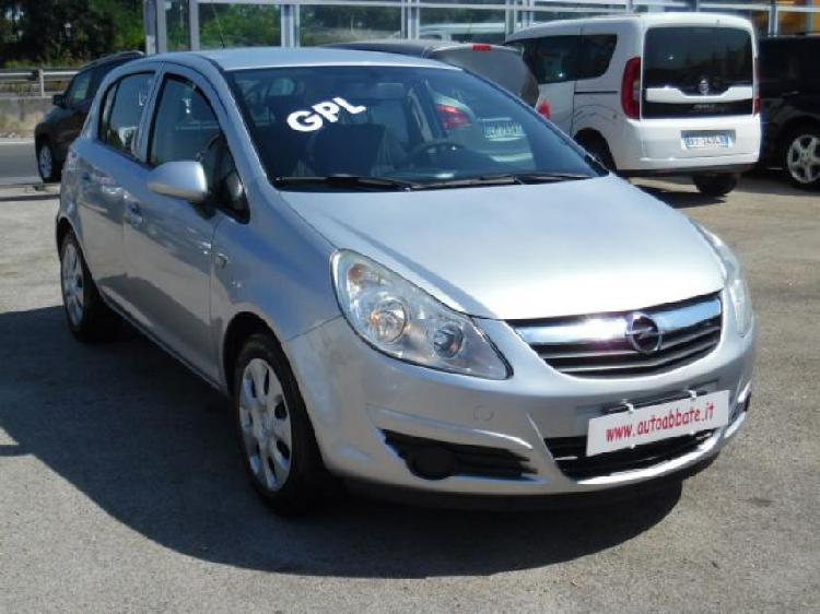 Usato Opel Corsa Benzina 2009 a Qualiano