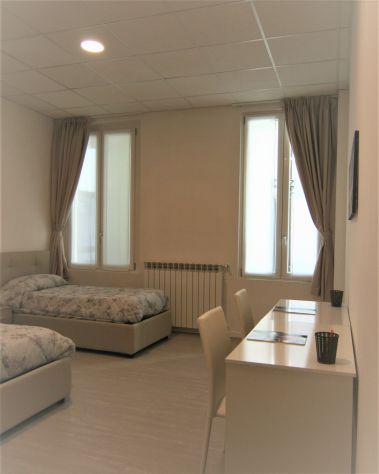 Posto letto in doppia con bagno dedicato alla stanza da 35mq Posto letto in doppia con bagno dedicato alla stanza da 35mq