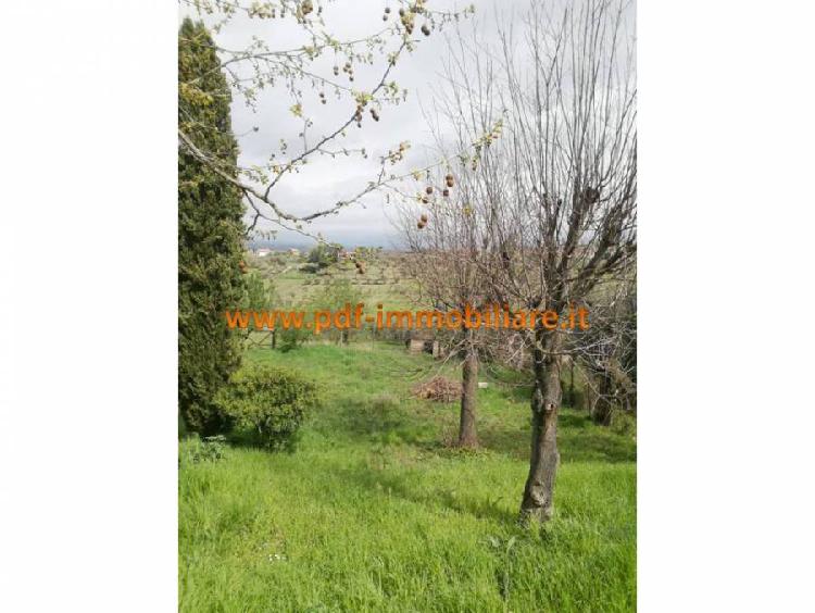 Appartamento di 200 mq con cantina,terrazzo,giardino e Appartamento di 200 mq con cantina,terrazzo,giardino e