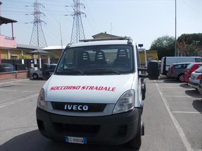 Iveco daily carroatrezzi patente c, anno 2011, km 90800 Iveco daily carroatrezzi patente c, anno 2011, km 90800
