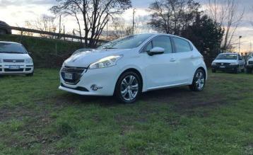 Peugeot 208 5p 1.2 *… Peugeot 208 5p 1.2 *…