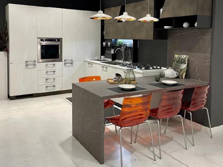 Cucina altri colori moderna ad angolo mood scavolini in