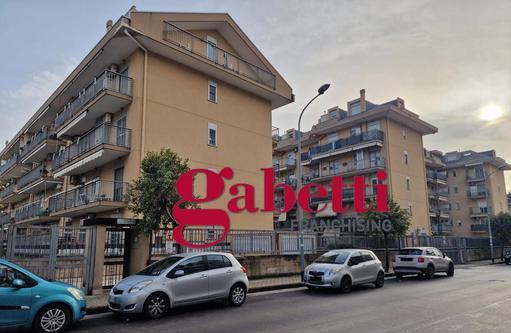 Attico, mansarda san nicola la strada patturelli 8 Attico, mansarda san nicola la strada patturelli 8