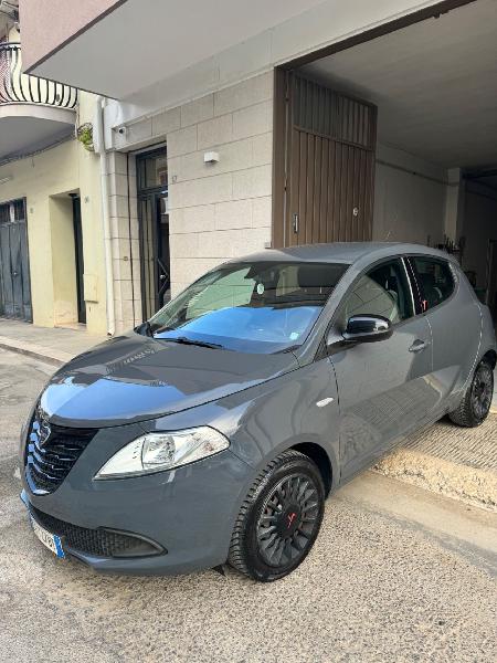 Lancia ypsilon 1.2 69 cv 5 porte gpl ecochic elefantino Lancia ypsilon 1.2 69 cv 5 porte gpl ecochic elefantino