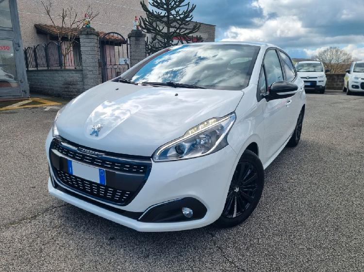 Peugeot 208 puretech 82 5 porte allure Peugeot 208 puretech 82 5 porte allure