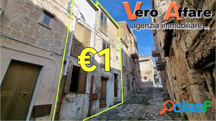 Vendesi casa singola ad euro 1 acquaviva platani