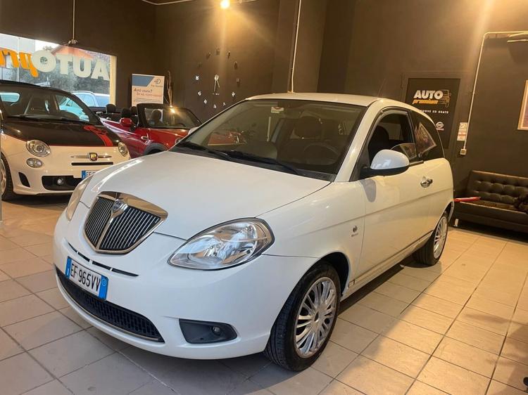 Lancia ypsilon 1.2 69 cv elle