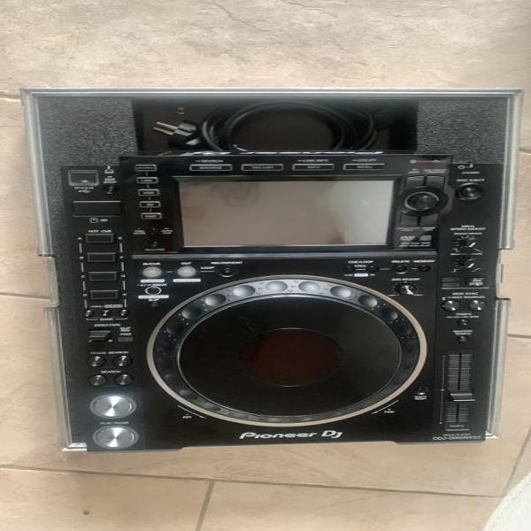 2x cdj 2000 nxs 2 b'&' 1x djm 900 nxs 2 2x cdj 2000 nxs 2 b'&' 1x djm 900 nxs 2