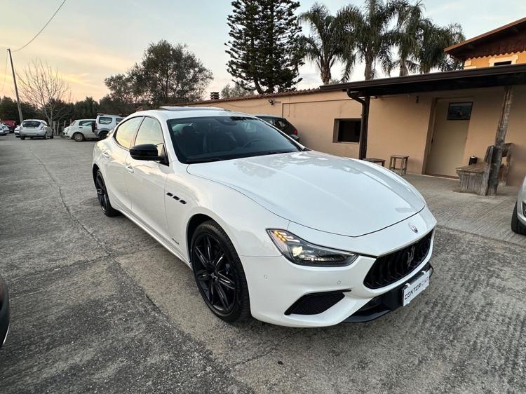 Maserati ghibli l4 330 cv mhev gransport Maserati ghibli l4 330 cv mhev gransport