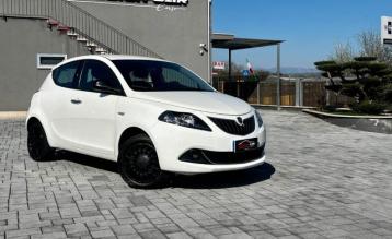 Lancia ypsilon iii 1.0b&#39;/xe2/x80/xa6&#39;