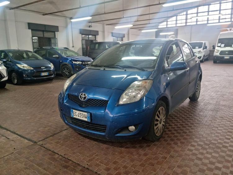 Toyota yaris sol 1.4 d-4d automatica commercianti Toyota yaris sol 1.4 d-4d automatica commercianti