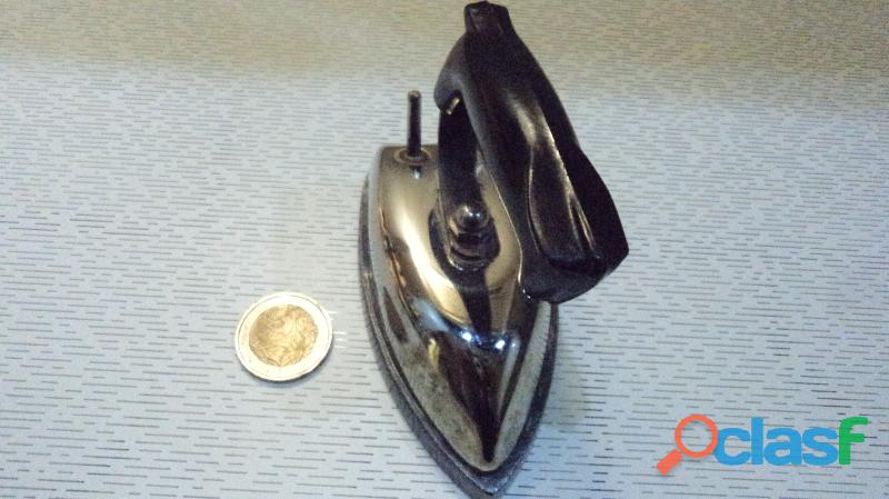 Ferro da Stiro Portatile anni 60 2